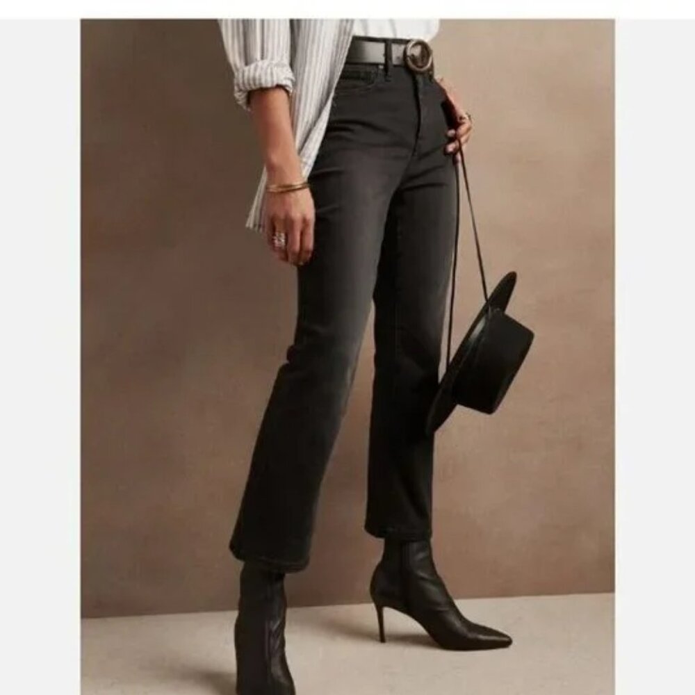 EUC Banana Republic High-Rise Boot Cut Cropped Jean